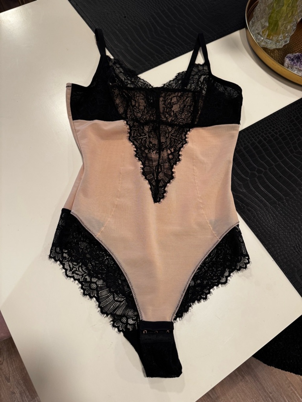 Pinsy Smoothing Lace Shapesuit